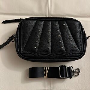 Rad Rev Web asking in Pebble Black